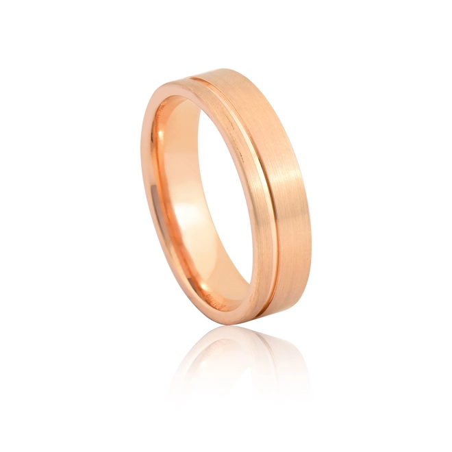 Aliança Tresor reta ouro rosé 18k fosca com friso polido 5,5MM 4