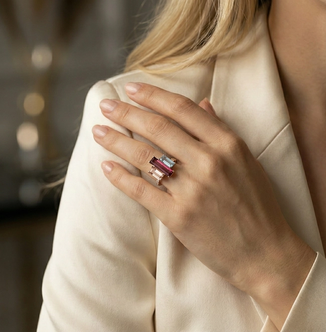 Anel Baguettes ouro 18k com mix de Gemas Brasileiras e Diamantes 2