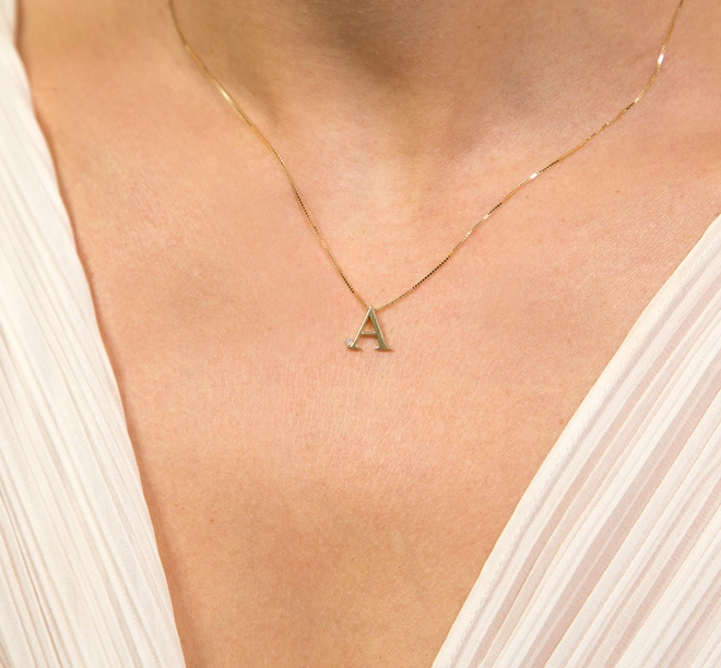 Gargantilha Roman corrente ouro 18k pingente letra "A" com um Diamante 2