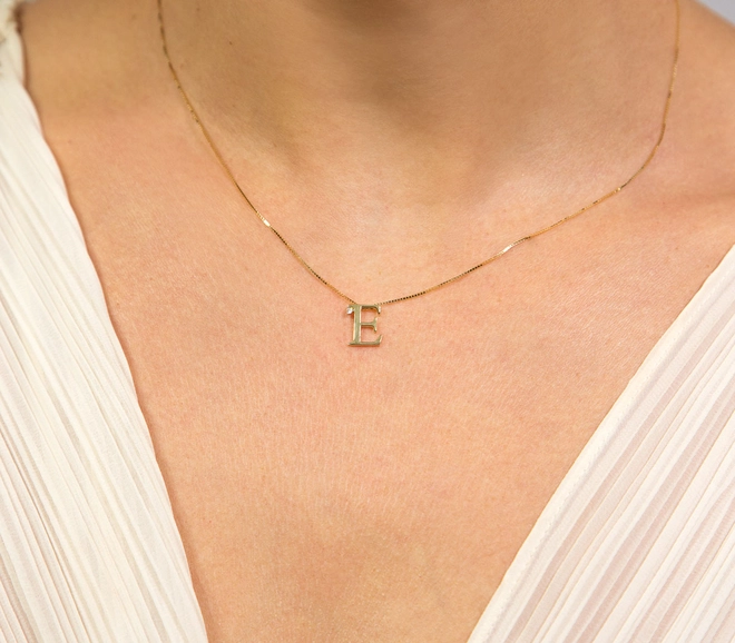 Gargantilha Roman corrente ouro 18k com pingente letra "E" com um Diamante 2