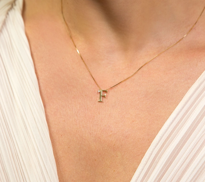 Gargantilha Roman corrente ouro 18k com pingente letra "F" com um Diamante 2