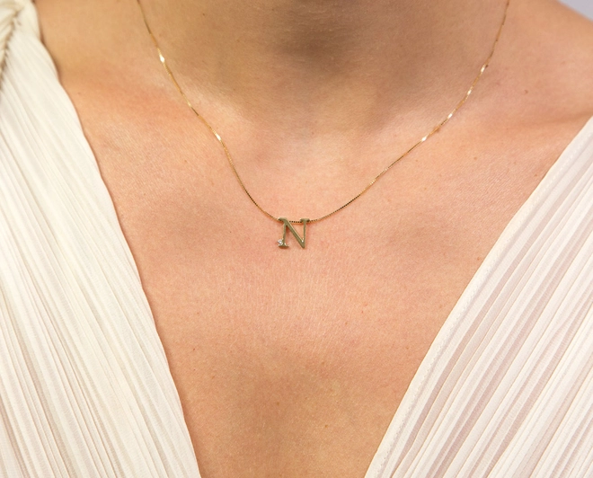 Gargantilha Roman corrente ouro 18k com pingente letra "N" com um Diamante 2