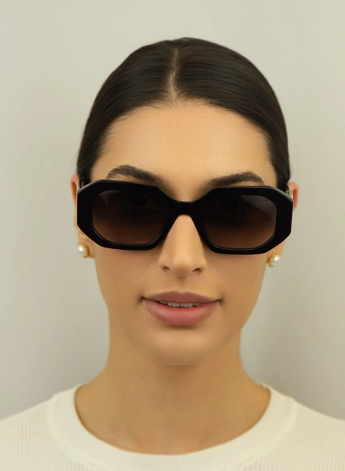 Óculos de Sol Furla SFU815V 54700Y Acetato Preto com lentes na cor Cinza Degradê 3