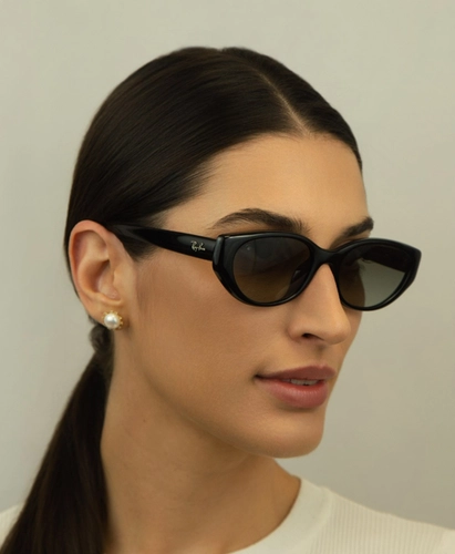 Óculos de Sol Ray-Ban 0RB4457D 66771155 Acetato Preto com lentes na cor Cinza Degradê