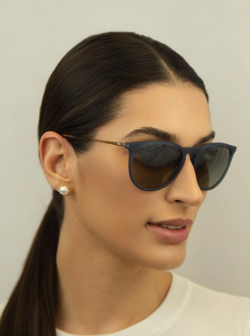 Óculos de Sol Ray-Ban Erika 0RB4171 68131154 Nylon Azul Escuro com lentes na cor Cinza Degradê 5