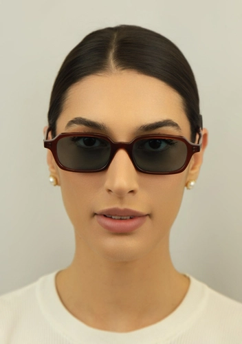 Óculos de Sol Ray-Ban Zuri 0RB4455 68098052 Acetato Vermelho Escuro com lentes na cor Azul