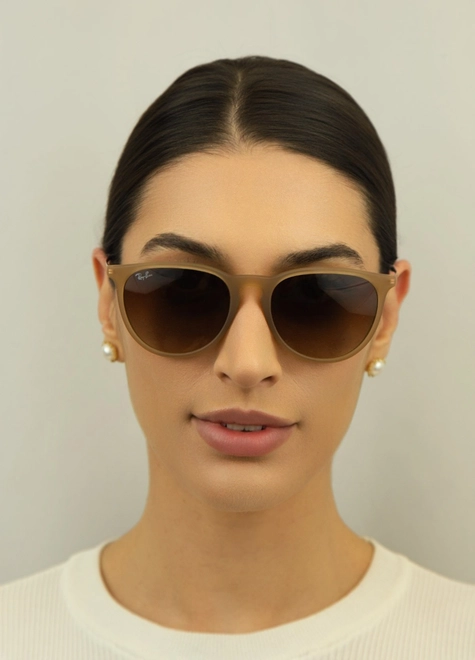 Óculos de Sol Ray-Ban Erika 0RB4171 68141354 Nylon Marrom Fosco com lentes na cor Marrom Degradê 3