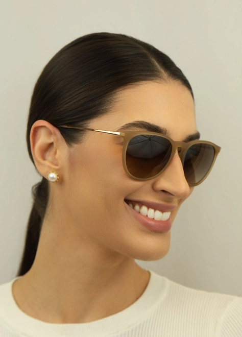 Óculos de Sol Ray-Ban Erika 0RB4171 68141354 Nylon Marrom Fosco com lentes na cor Marrom Degradê 5