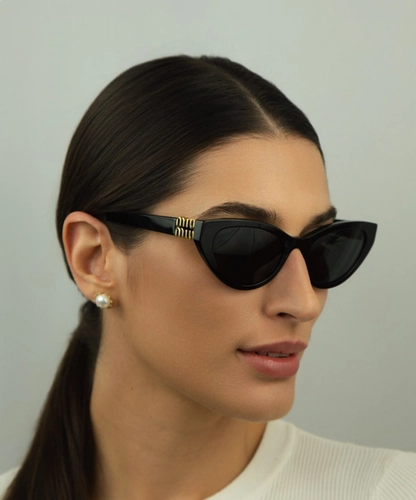Óculos de Sol Miu Miu 0MU A04S 16K08Z54 Acetato Preto com lentes na cor Cinza