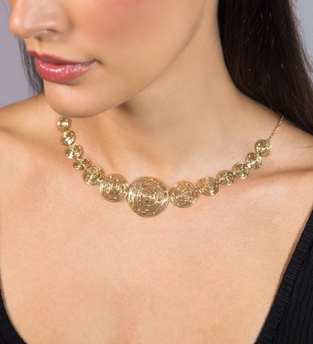 Gargantilha Nido Diamonds corrente elos ouro 18k com 13 ninhos que envolvem 46pts de Diamantes