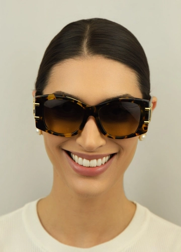 Óculos de Sol Dolce & Gabbana 0DG4501 33302Q54 Acetato Amarelo Mesclado com lentes na cor Marrom Degradê