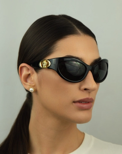 Óculos de Sol Versace 0VE4485 GB1/8759 Acetato Preto com lentes na cor Cinza