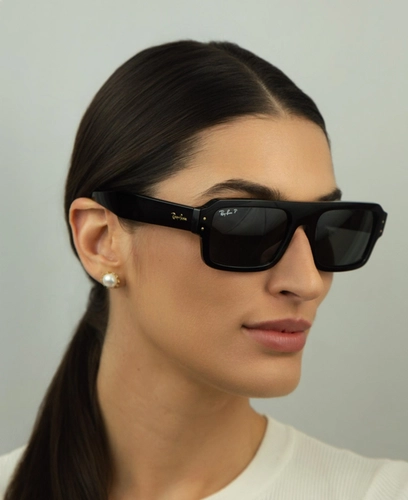 Óculos de Sol Ray-Ban Lukas 0RB4454 66774856 Acetato Preto com lentes na cor Cinza Polarizado
