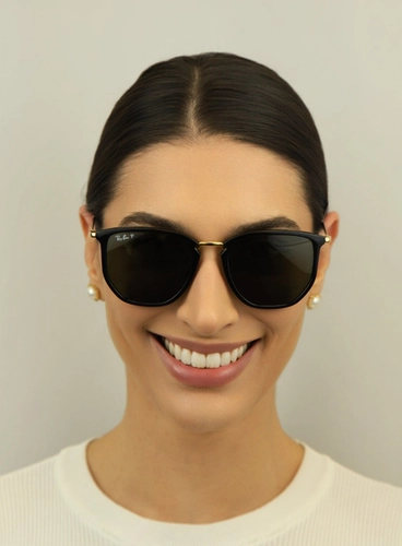 Óculos de Sol Ray-Ban 0RB4451 63065853 Acetato Preto com lentes na cor Verde Polarizado