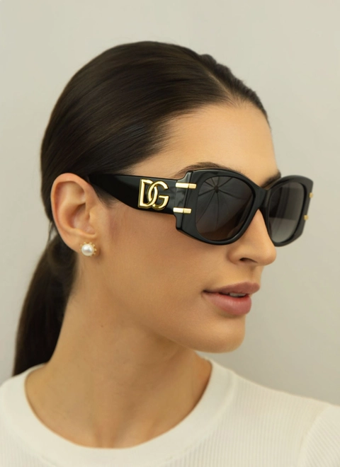 Óculos de Sol Dolce & Gabbana 0DG4501 501/8G54 Acetato Preto com lentes na cor Cinza Degradê 5