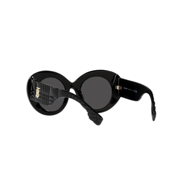 Óculos de Sol Burberry 0BE4370U 30018749 Acetato Preto com lentes na cor Cinza Escuro 4