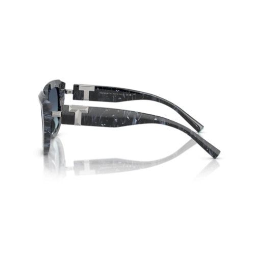 Óculos de Sol Tiffany 0TF4238U 84349S55 Acetato Preto Listrado com lentes na cor Azul Degradê