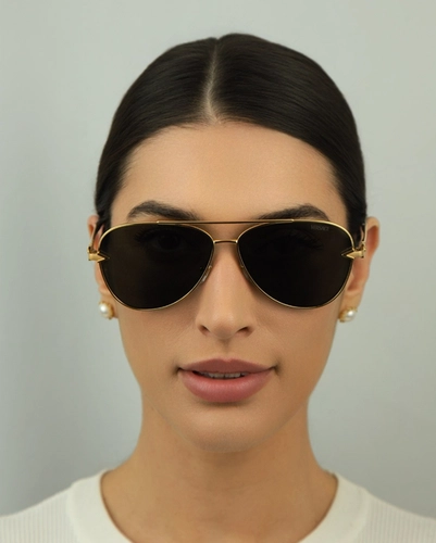Óculos de Sol Versace 0VE2283 10028761 Metal Dourado com lentes na cor Cinza Escuro