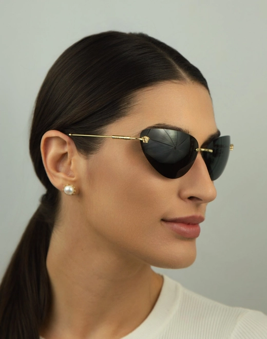 Óculos de Sol Versace 0VE2281 10028764 Metal Dourado com lentes na cor Cinza Escuro 3
