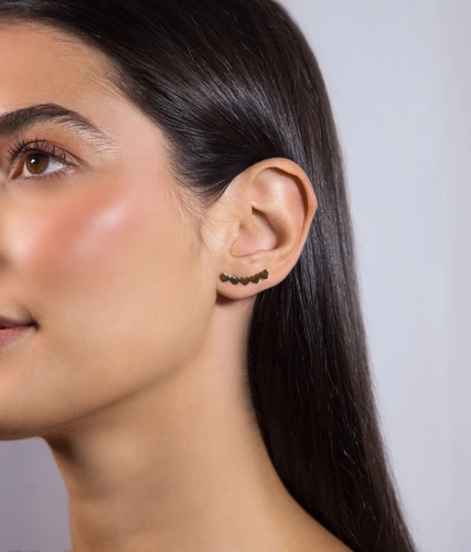 Brinco For Love Ear cuff prata 925 dourada 5 corações polidos