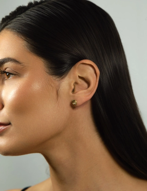 Brinco For me Organic Stud prata 925 dourada com gema de Topázio branco 2