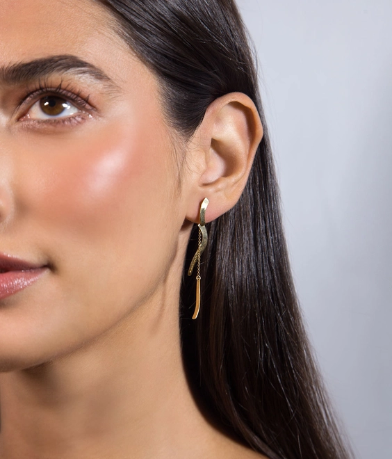 Brinco Slim pingente articulado em ouro 18k corte a laser ondulado polido 2