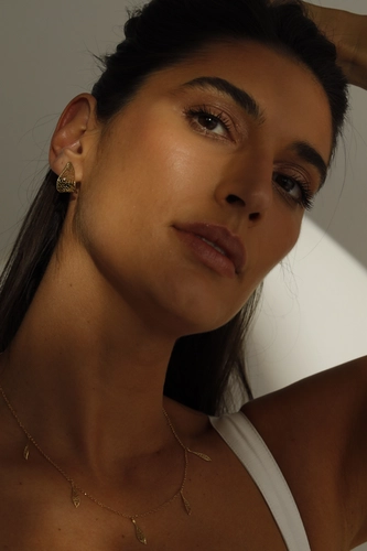 Brinco argola click Rosée ouro 18k tramas orgânicas vazadas com Diamante