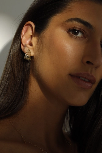 Brinco argola click Rosée ouro 18k tramas orgânicas vazadas com Diamante
