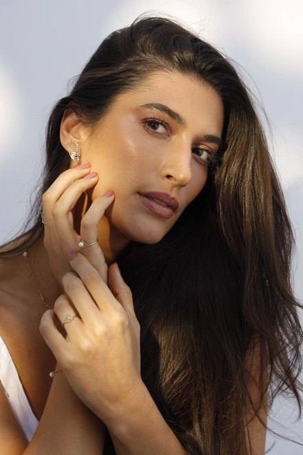 Brinco Rosée folha ouro 18k tramas orgânicas vazadas com Diamante 4