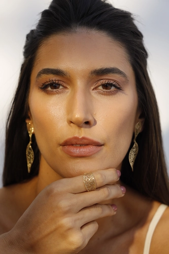 Brinco Rosée folhas articuladas ouro 18k tramas orgânicas vazadas com Diamante