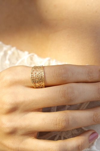 Anel Rosée largo côncavo vazado ouro 18k tramas orgânicas com Diamante