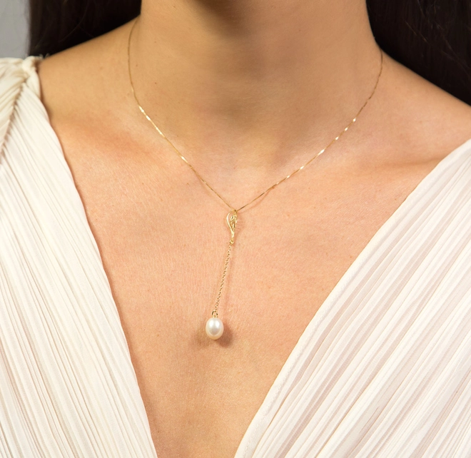 Pingente Rosée folha ouro 18k trama orgânica com Diamante e Pérola 2