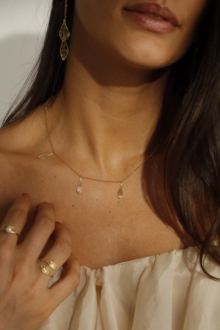 Gargantilha Rosée corrente ouro 18k 5 pingentes folhas tramas orgânicas com Diamante 2