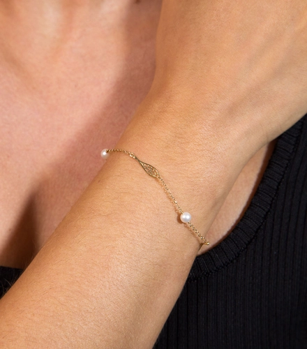 Pulseira Rosée corrente de elos ouro 18k folhas vazadas e Pérolas