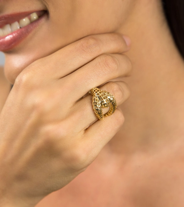 Anel aros entrelaçados telados ouro 18k acabamento diamantado 2