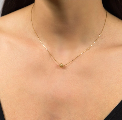 Gargantilha veneziana ouro 18k com pingente bola renda filigrana diamantada