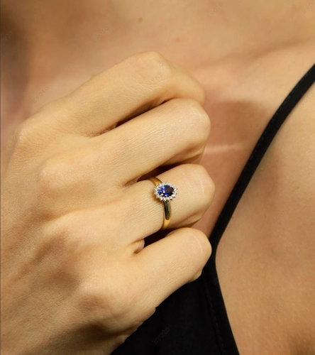 Anel Laurel gema oval de Safira azul ouro 18k com 9,6pts de Diamantes