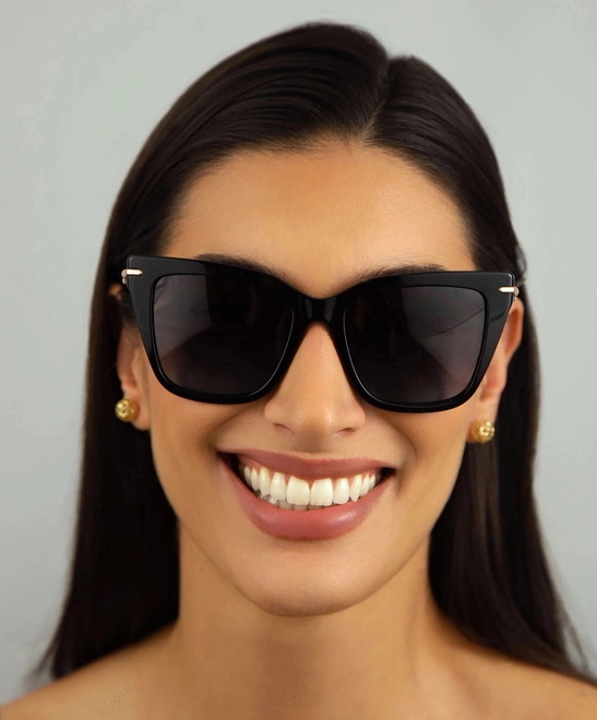 Óculos de Sol Carolina Herrera HER 0351/G/S G8J 5417 S Acetato Preto e Azul Mesclado com lentes na cor Cinza Degradê 4