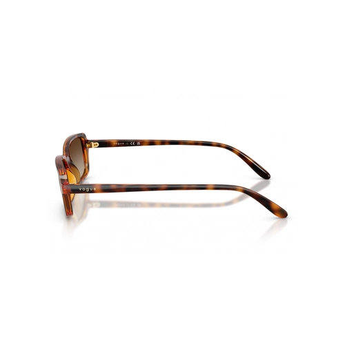 Óculos de Sol Vogue 0VO5666S W6561353 Acetato Marrom Mesclado com lentes na cor Marrom Mesclado