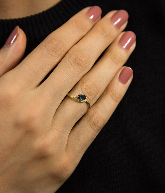 Anel Coloré aro frisado curva ouro 18k com Topázio London e Diamante 2