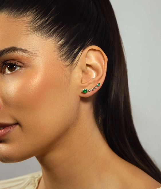 Brinco Ear cuff ouro branco 18k gotas de Esmeraldas e Diamantes 1