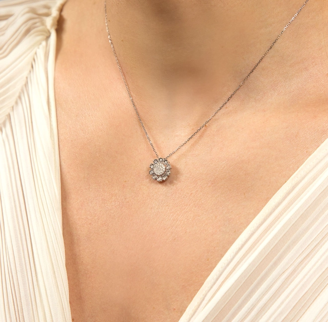 Gargantilha corrente ouro branco 18k pingente flor de Diamantes 1