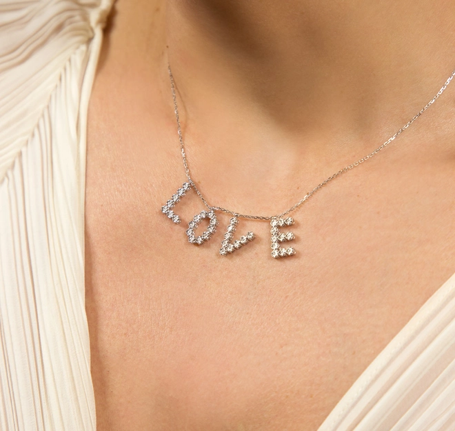 Gargantilha pingente letras LOVE ouro branco 18k com 20pts de Diamantes 1