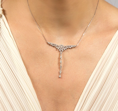 Gargantilha gravatinha ouro branco 18k asas de Diamantes