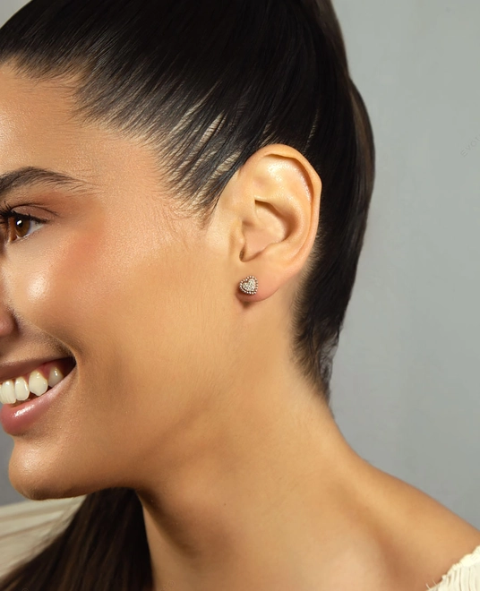 Brinco Stud coração ouro branco 18k com Diamantes 1