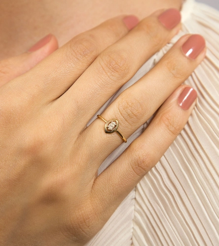 Anel navete suspenso ouro 18k com 3pts de Diamantes
