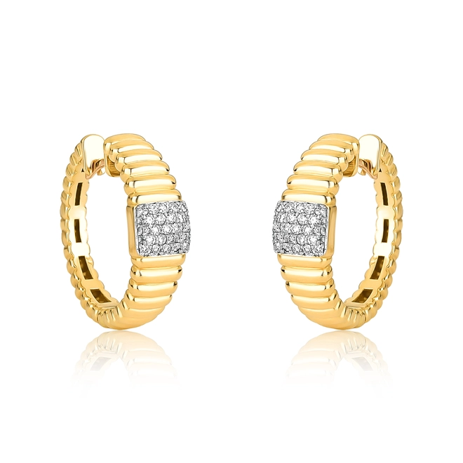 Brinco Plissé Pavê argola plissada ouro 18k com pavê de Diamantes rodinados 1