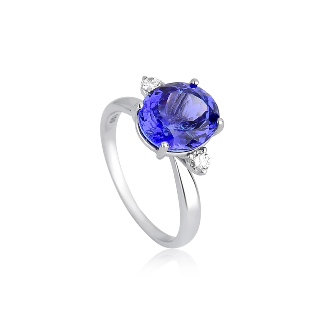 Anel Selection gema oval de Tanzanita ouro branco 18k com dois Diamantes 1