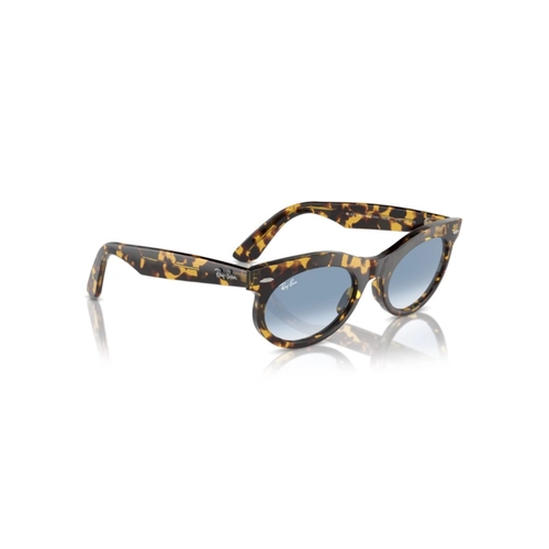 Óculos de Sol Ray-Ban Wayfarer Oval 0RB2242 13323F53 Propionato Amarelo Mesclado com lentes na cor Azul Degradê