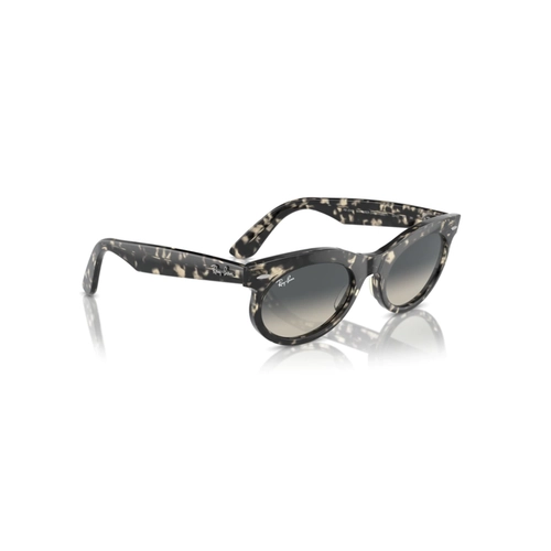 Óculos de Sol Ray-Ban Wayfarer Oval 0RB2242 13337150 Propionato Cinza Mesclado com lentes na cor Cinza Degradê